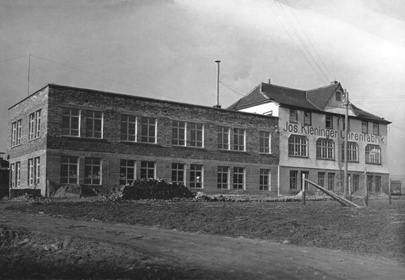 Firmensitz 1921 Wohnraumuhren